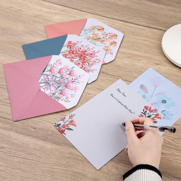 Brevpapir med konvolutter - Unikt blomsterdesign Brevpapirsæt til invitationsgaver (24 sæt)