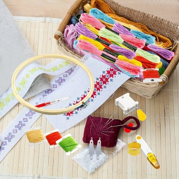 100 stk. nøgler broderigarn / moulinégarn Multicolor multifarvet
