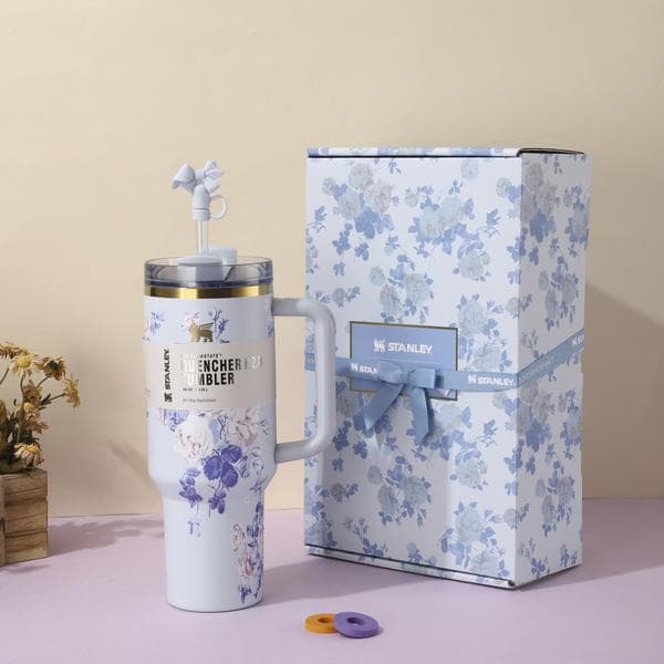 Högkvalitativ blommig presentförpackning ismugg 40oz bilmugg stor kapacitet vakuum bärbar sugrörsmugg ismugg Presentförpackning blommor blå