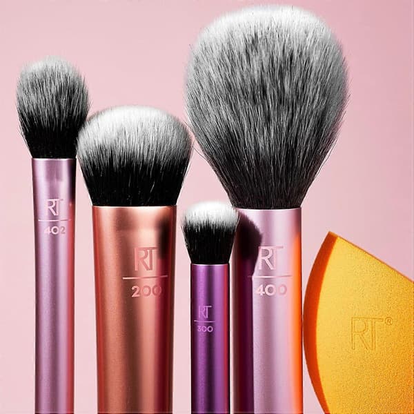 Everyday Essentials + meikkisienen setti, 6-osainen