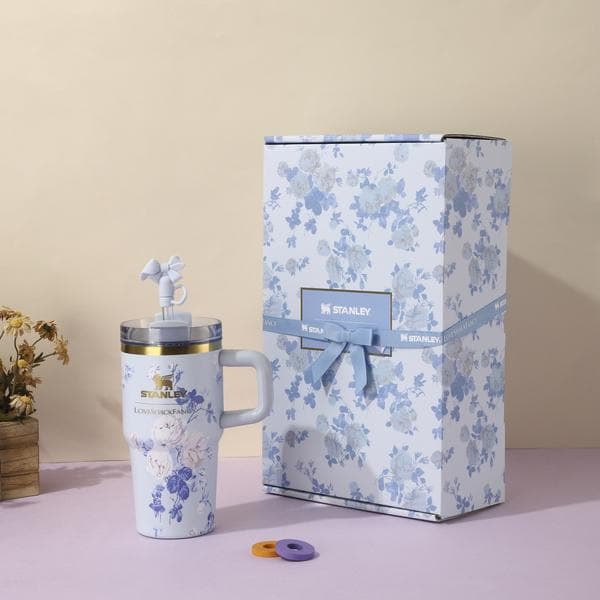 Högkvalitativ blommig presentförpackning ismugg 20oz bilmugg stor kapacitet vakuum bärbar sugrörsmugg ismugg Present Liten presentförpackning blommor blå