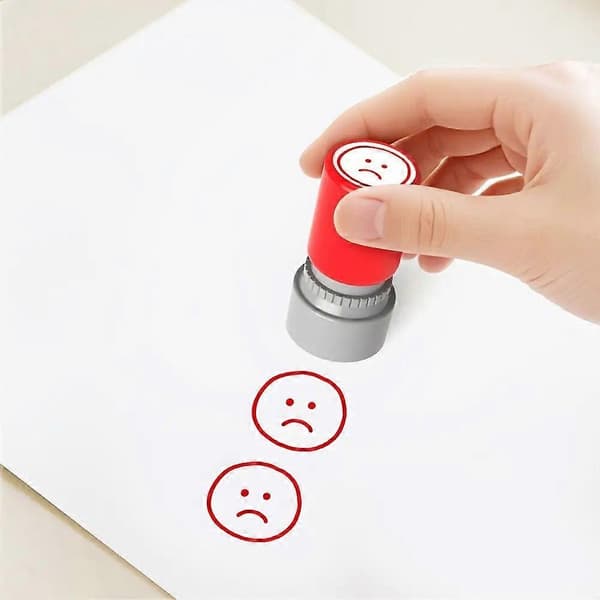 4 stk. Smiley-stempelsæt, lærerstempler til bedømmelse og evaluering, feedback-stempler til klasseværelset til lektier, rapporter og forældrekommunikation