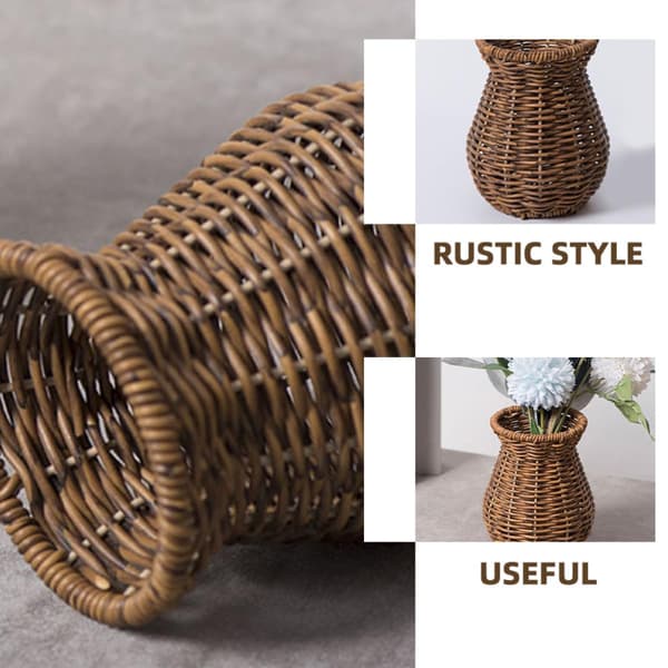 rustik brun vävd plastvas; lätt att rengöra tack vare sin släta yta.