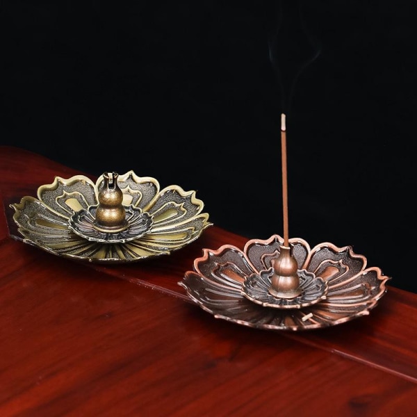 Set , jossa on 2 suitsukepidikettä, Mini Lotus Stick suitsukepolttimen pohja kukkamuotoisella taiteella ja klassinen uunikoristelu