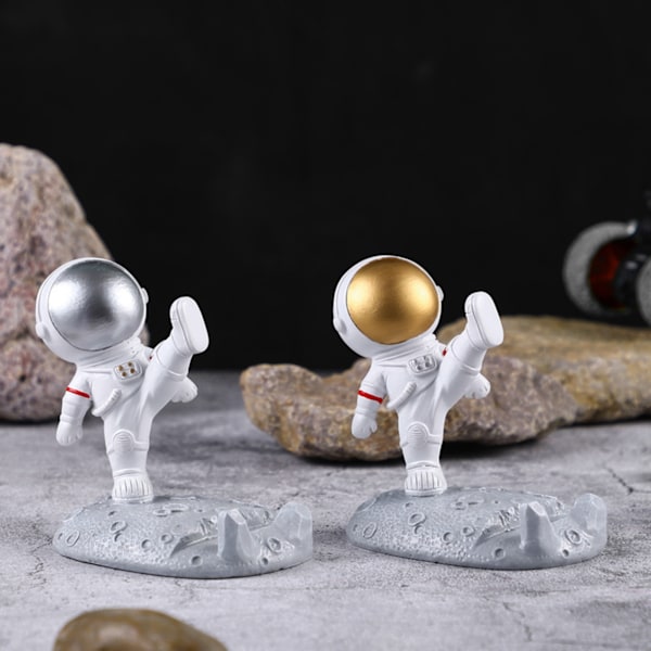 Sød tegneserie mobiltelefonholder syntetisk harpiks skrivebord astronaut ornament til hjemmekontor bilindretning Kung Fu astronaut mobiltelefonholder (guld)