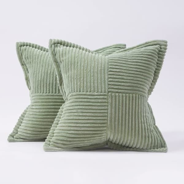 Set med 2 kuddfodral 45 x 45 cm i grön manchester