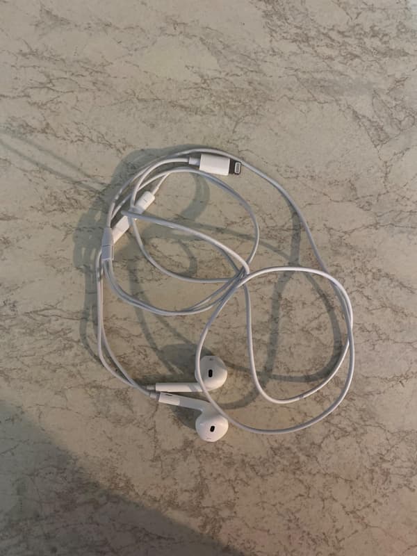 EarPods Lightning-liittimellä