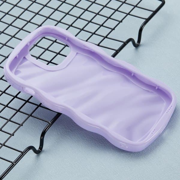iPhone 15 -kotelo, aaltoileva kuvio, violetti