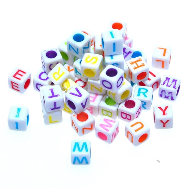 700 stk 18 farger akryl alfabetet bokstav A-Z kube perler for smykker å lage barn DIY halskjede armbånd
