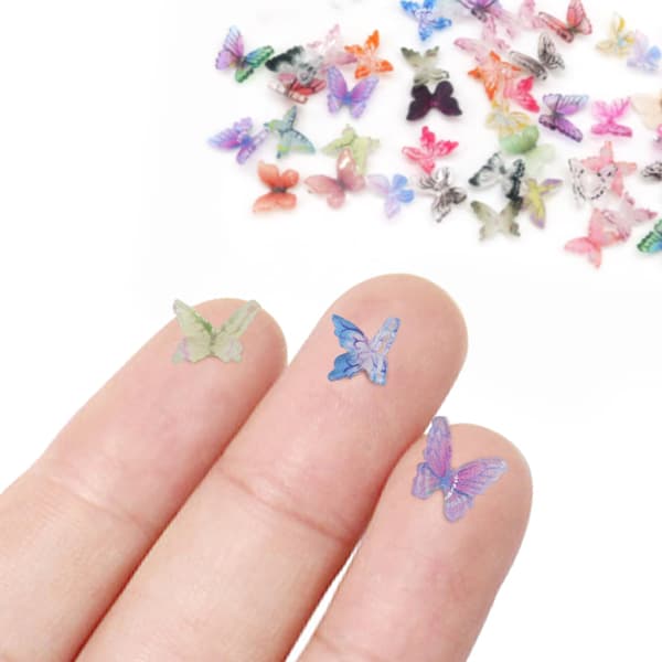 60 mini sommerfugle i harpiks — Miniaturetilbehør til dukkehuse: Fine sommerfugle til hobbyprojekter