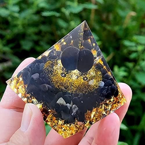 Positiv energi krystalpyramide, krystalkugle og obsidian bildekoration