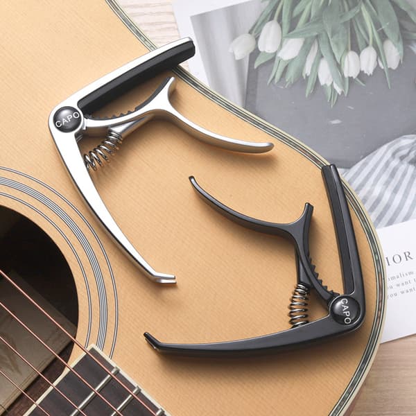 Gitarrcapo av sinklegering (sølv), metallcapo, ukuleleklips, plekter, capo gitartilbehør