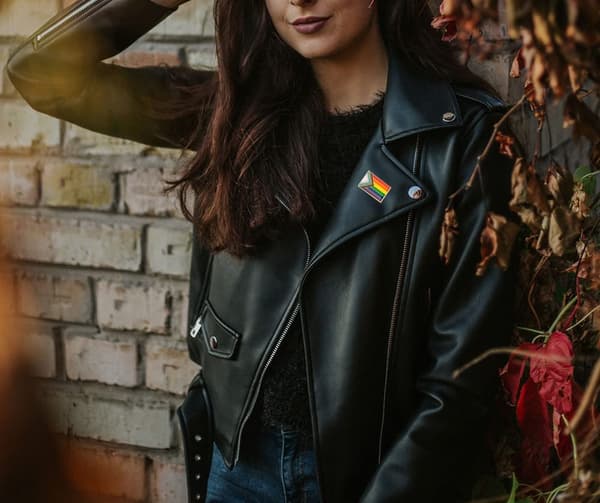 5 kappaleen Progress Pride -rintaneulat, lippumerkki, rintaneulat (Progress Pride){JSR}