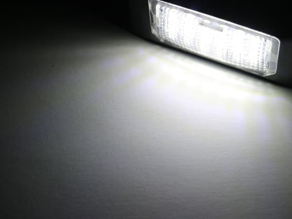 Audi Q5 A1 A4 A6 A5 TT VW Passat Skoda LED registreringsskyltsbelysning multifärg multifärg multicolor