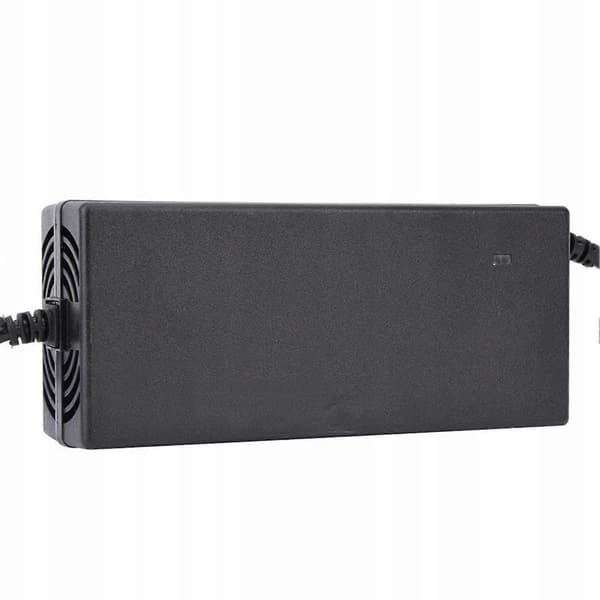 DC 67.2V 2A Lader for Elektrisk Sparkesykkel
