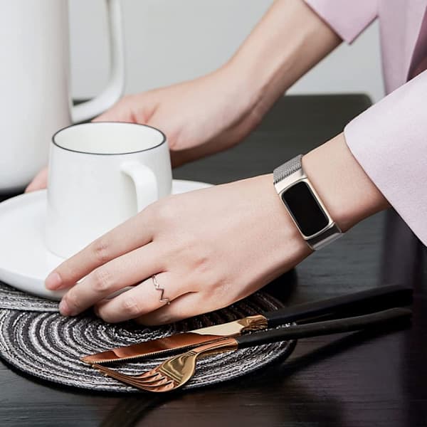 Milanese Loop-armbånd for Fitbit Charge 5 / 6 - Sølv