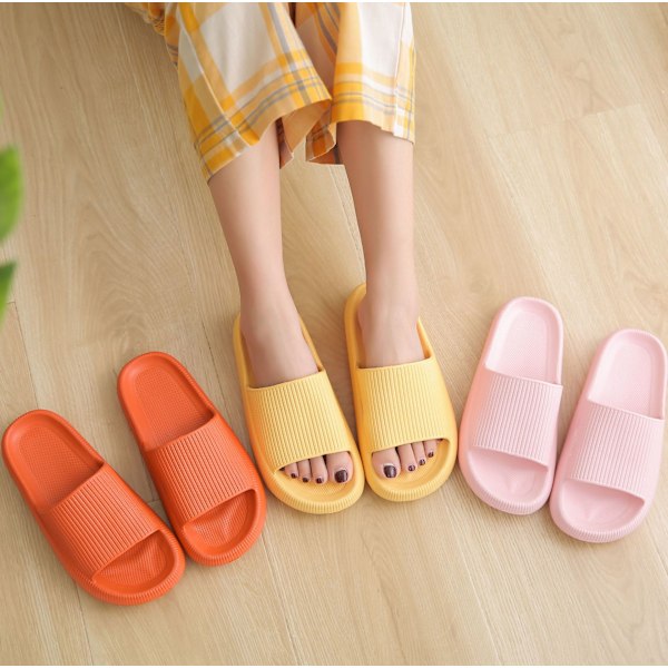 Plattform Cloud Slipper Sort 42-43 (270 mm)