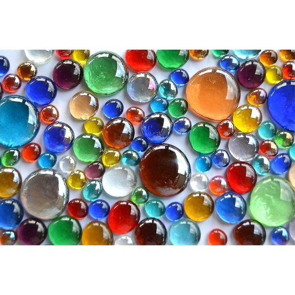 176 G Värikkäitä lasikiviä 3 eri koossa, 1-3 cm koristemosaiikkikivet, n. 66 kappaletta