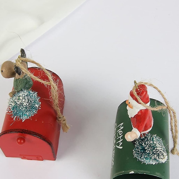 Joulun koristeellinen postilaatikko joulupukin, lumiukon ja poron kanssa
