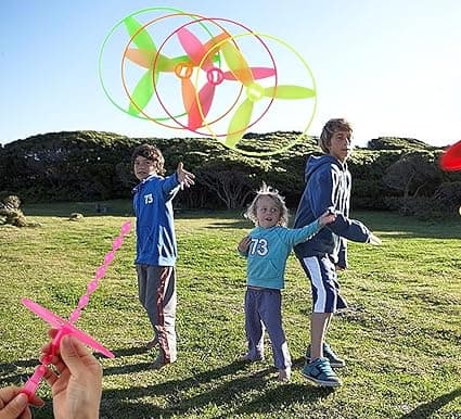10 stk. Twisty Pull String Underkopper Helikoptere Spindende Flyvende Diske Pædagogisk Legetøj Alder 5+ til Børn (Farve Tilfældig)