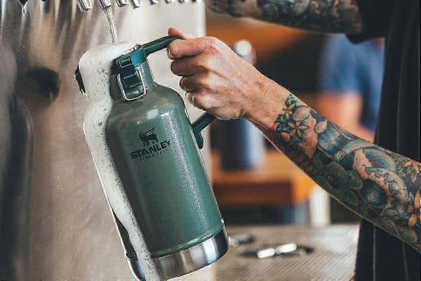 2025 64 oz Classic Easy-Pour Growler