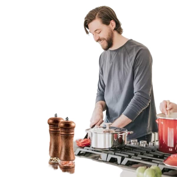 Salt- och pepparkvarn, set om 2 Salt- och pepparkvarn av trä