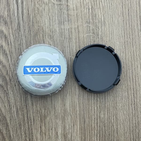 Volvo 02- 64MM 4-pack Navkapslar Volvo Silver en storlek