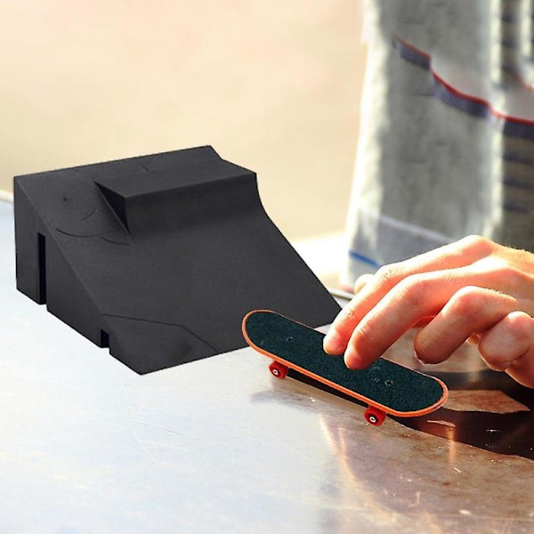 Mini Skateboards Half Pipe Finger Kit Ultimative Skateparker Træningsrekvisitter Øvelse for Børn og Voksne Gaver A