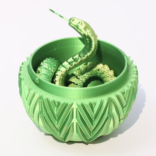 3D-printad orm i ägg Ormskalig äggleksak Kreativa presenter