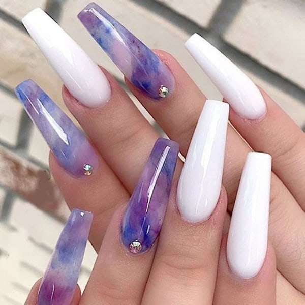 24 stk Press On Nails Lang Kiste Fake Nails Franske Press On Nails Gradient Blå Akryl Fake Nails Tips Glanset Falske Nails Full Cover Nail Tips For W