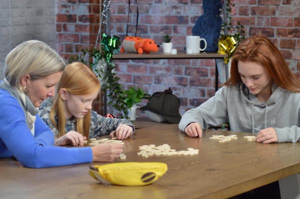 Ordspel | Ålder 7+ | 2-6 spelare | 15 minuters speltid
