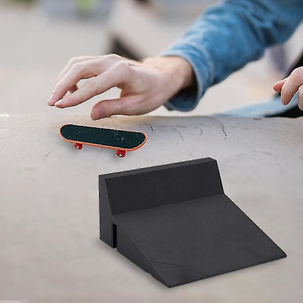 Mini Skateboards Half Pipe Finger Kit Ultimate Skateparks Treningsrekvisitter Øvelse for Barn og Voksne Gaver C