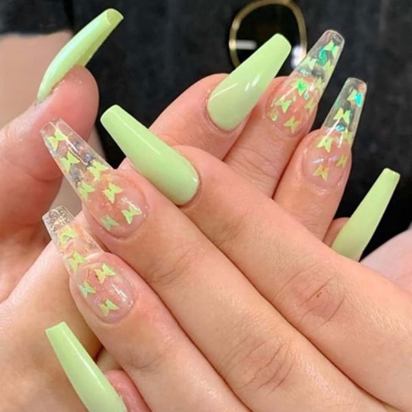 Langt tryk på negle med design Akryl skinnende sommerfugl falske negle Kiste Fulddækning Grønne falske negle til kvinder og piger 24 stk.