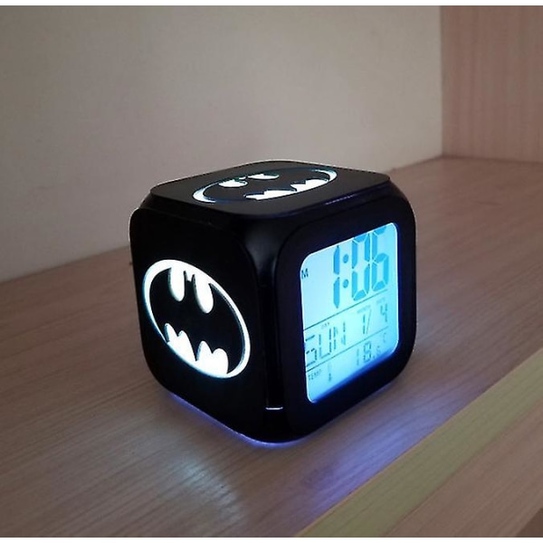 Batman Led Night Light, Superhero 3d Stereo liten väckarklocka Elektronisk klocka sängklocka USB