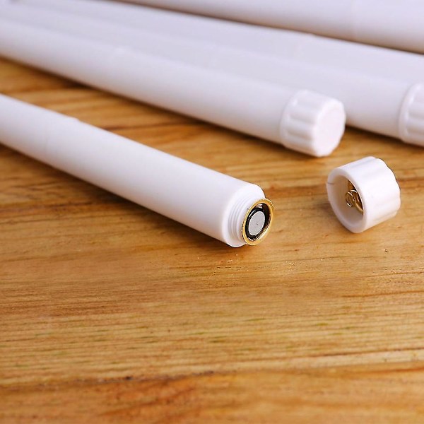 Sæt af 10 Batteridrevne LED Keglelys med Fjernbetjening, Elfenbensfarvede Spiselys med Glat Voksfinish, Varmt Hvidt LED