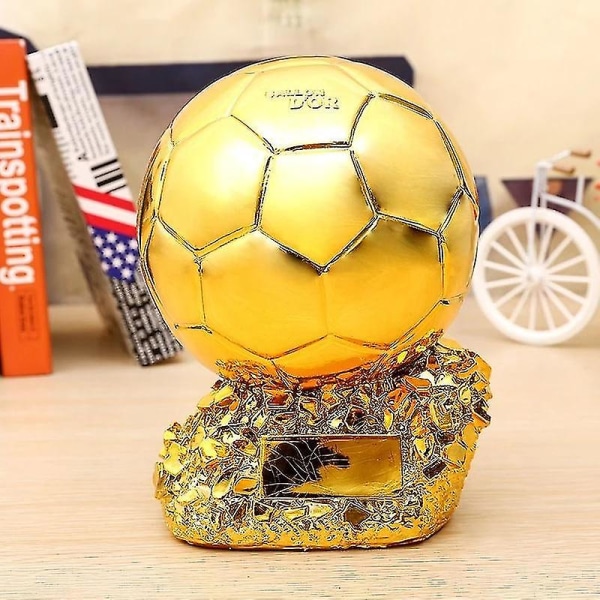 2023 Golden Ball Trophy Benzema Soccer Final Scorer Model Resin Soccer Cup Fan Collection Souvenir Fotbollsskor Form Trophy 25cm