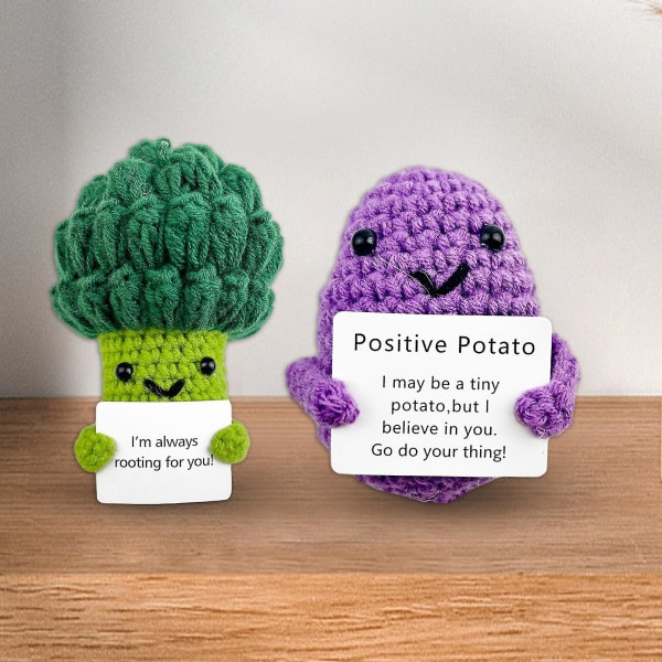 Virkattu parsakaalinukke onnittelukortilla henkinen tuki Positiivinen elämä Neulonta Purppuranvärinen Perunakasvisnukke Stress relief mukavuuslelu Purple