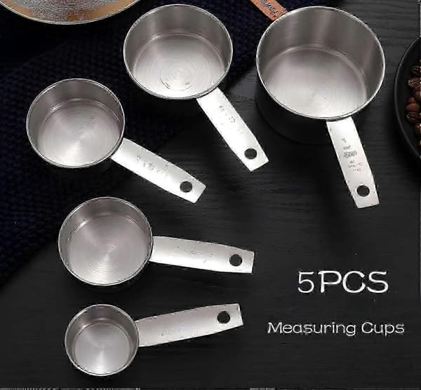 13 dele måleskeer og -kopper i rustfrit stål til madlavning og bagning