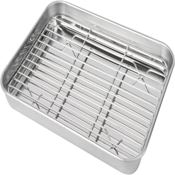1 roasting pan with rack, 32 x 22 x 4.8 cm; includes both rack and pan, detachable design.
