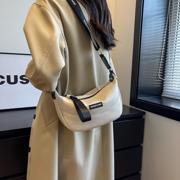 Årets populära nischväskor 2024 nya damväskor fashionabla superheta crossbody-väskor mångsidiga dumplingväskor