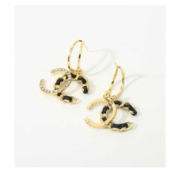 Xiaoxiangfeng Double C Earrings French Light Luxury Earrings Winter  High-quality Copper Earrings Light Gold