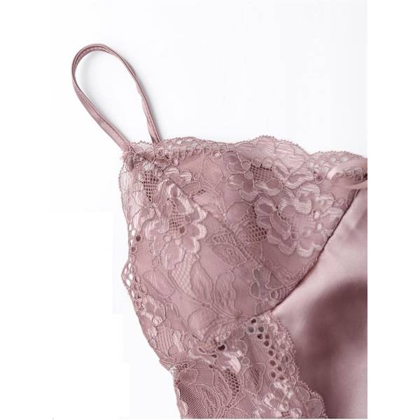 Romanttinen naisten imitoitu silkkinen suspenderi-pyjama ystävänpäivään Coffee XL