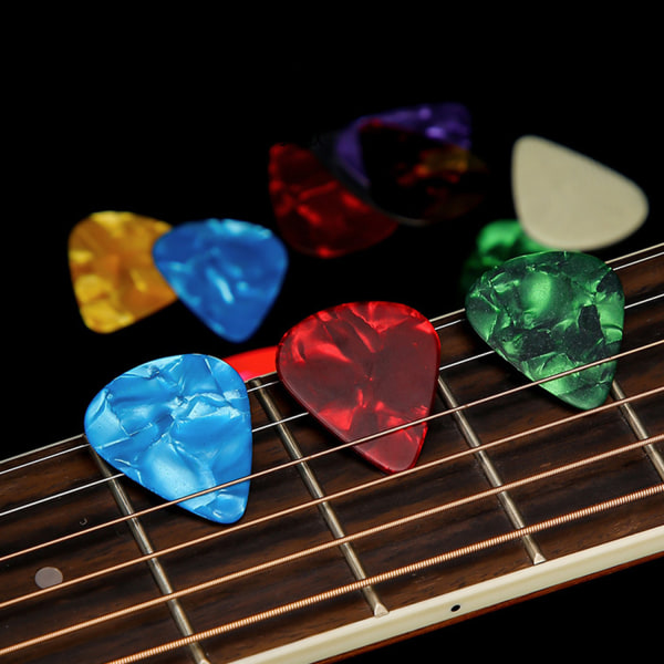 20x Guitar Picks Lättvikts rundad triangel för gitarrbas