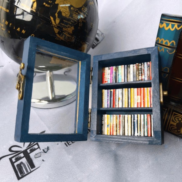 Bärbar ångestlindring: Skaka bort stress med Pocket Bookshelf - var som helst, när som helst! 1 ST