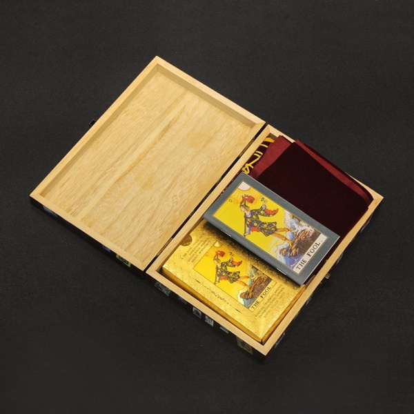Kultakalvo Tarot Kultaleimattu värillinen Tarot-muovi PVC-vedenpitävä lautapelikortti B004 Wooden Box Red