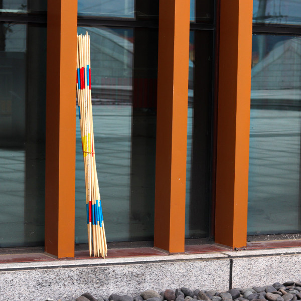Traditionellt Pick Up Sticks-spel, lämpligt för lek inomhus och utomhus och idealisk storlek för resor 25 cm