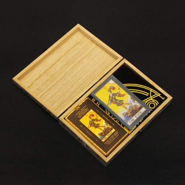 Kultakalvo Tarot Kultaleimattu värillinen Tarot-muovi PVC-vedenpitävä lautapelikortti B003 wooden box black