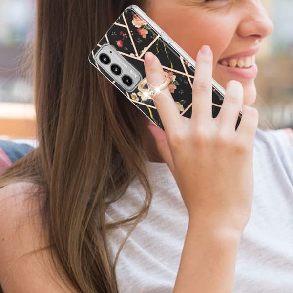 Marble Mønstret Deksel med Ring Holder til Motorola Edge 20 - Svarte Blomster Black