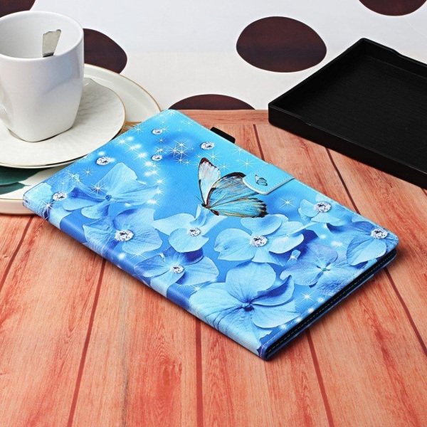 iPad (2018) pattern leather flip case - Butterfly and Flower Blå