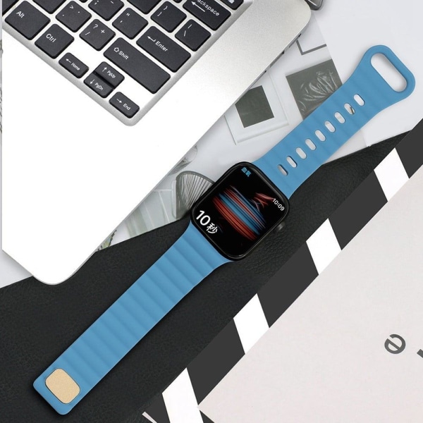 Apple Watch Series 8 (45mm) / Watch Ultra silicone watch strap w Blue